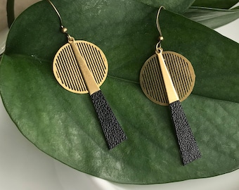 Brass and Leather Earrings // Leather and Brass Earrings // Art Deco Earrings // Black Leather Earrings // Mid Century Modern Earrings //