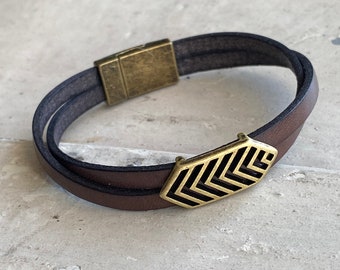 Chevron Leather Bangle Bracelet // Grey Casual Bangle // Unisex Jewelry // Magnetic Clasp // Antiques Brass Clasp // Leather Wrist Band //