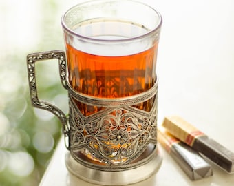 Vintage filigraan podstakannik ZIGZAG glazen theebekerhouder, Tea party decor uit Oekraïne