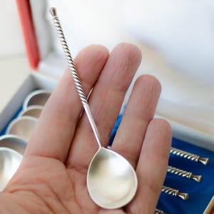 Ensemble de couverts cuillères à café, cuillères à demi-assiette d&#39;Ukraine, cadeau pour les amateurs de café