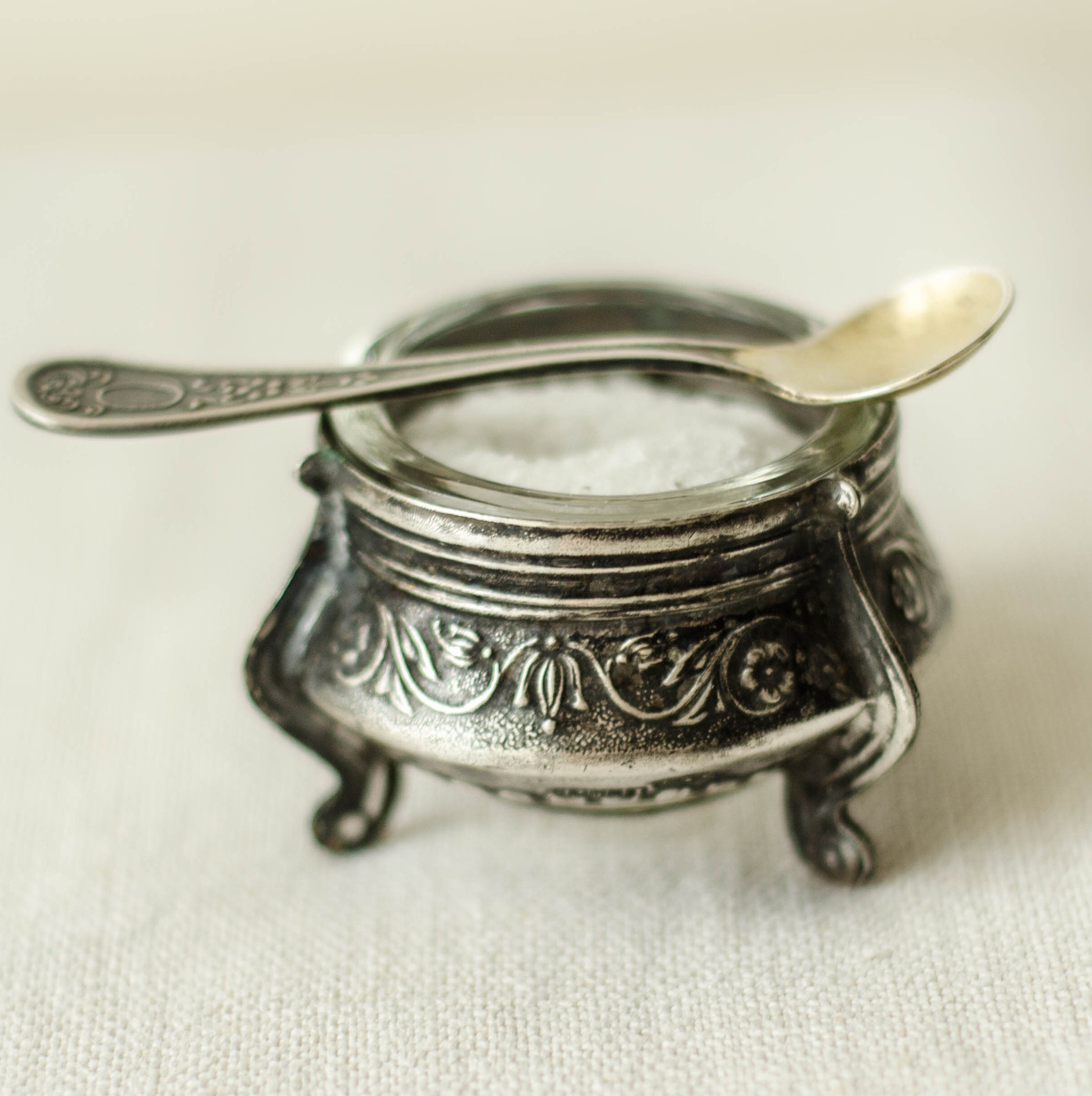 Antique salt cellar best sale spoons