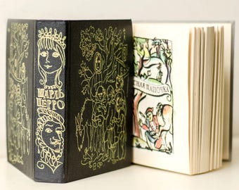 Fairy Tales - Miniature vintage picture book, Charles Perrault, Russian language