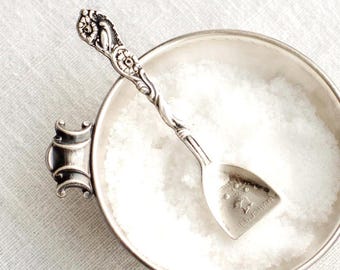 Small dish with salt spoon by Nils Johan, Sweden - Silver plated saltcellar from 1950's