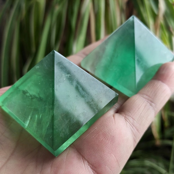 Green Fluorite Pyramid Natural Fluorite Crsytal Stone Pyramid Reiki Meditation Gemstone Pyramid Crystal Gifts Healing Crystal 3259