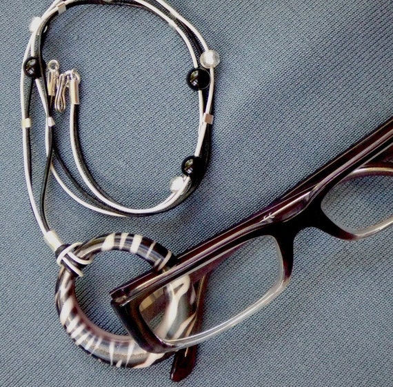 Animal Zebra Print Eyeglass Holder Necklace. Acrylic Ring  display picture 3