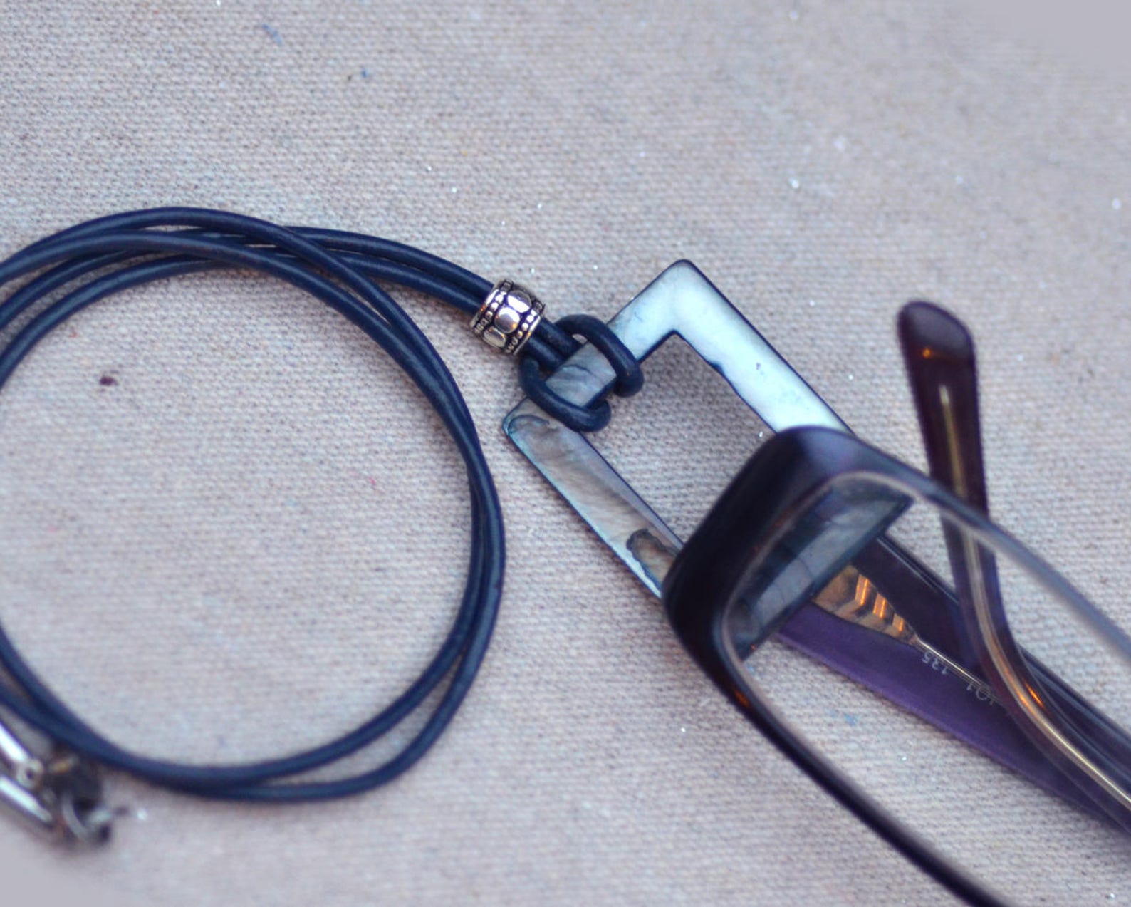 Eyeglasses Holder Necklace, Mother of Pearl Loop Glasses Holder