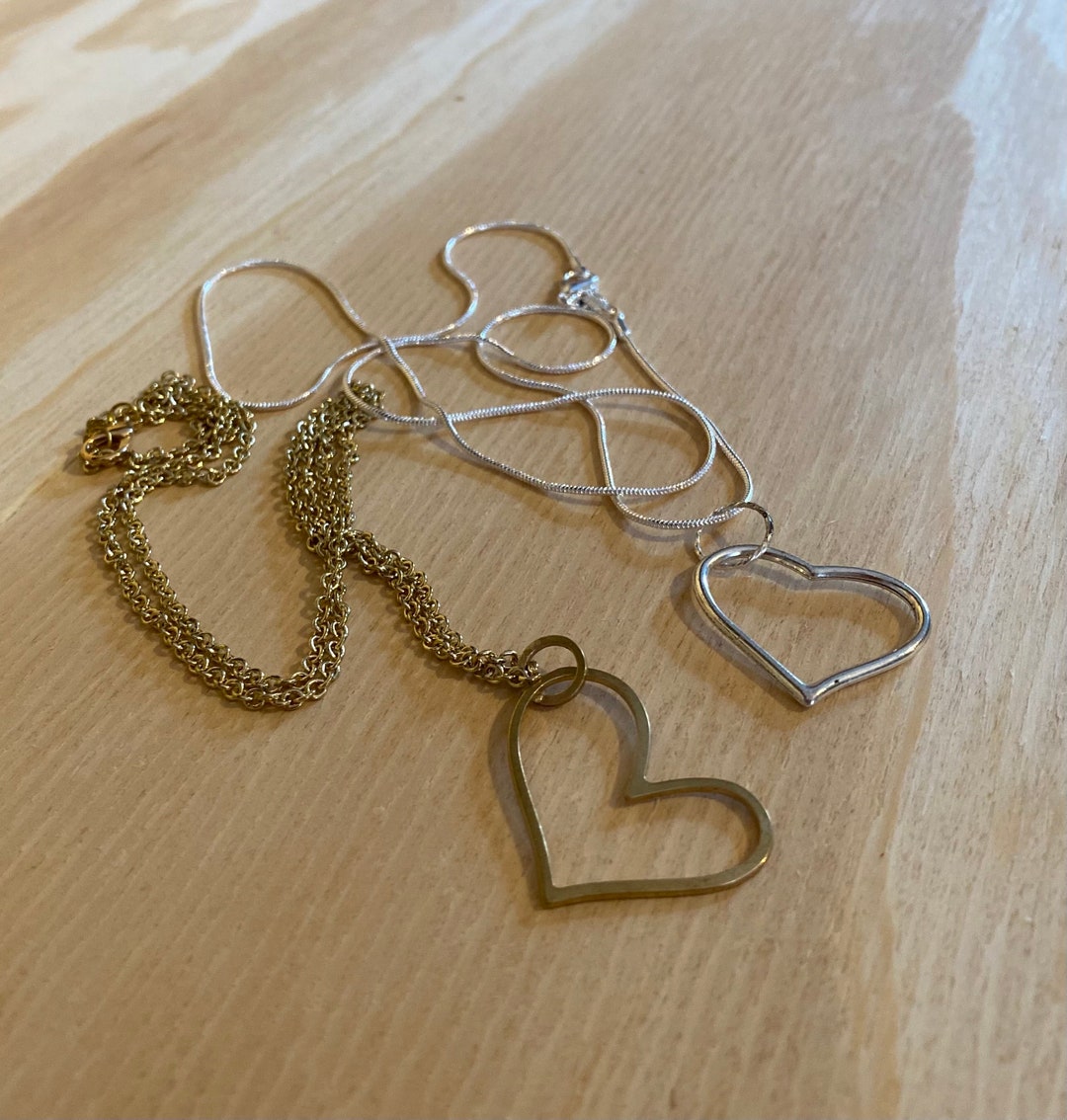 Heart Eyeglass Holder, Necklace. Silver or Brass Heart Loop Eyeglass Necklace. Glasses Chain