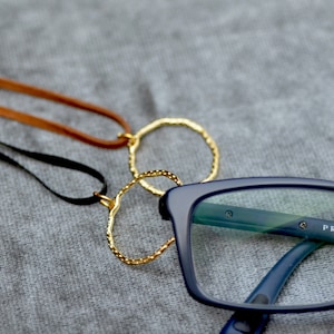 Eyeglass Lanyard. Gold Hoop  Eyeglass Holder. Hammered Ring Pendant. Black & Brown Suede Cord Glasses Chain. Personalized by you.
