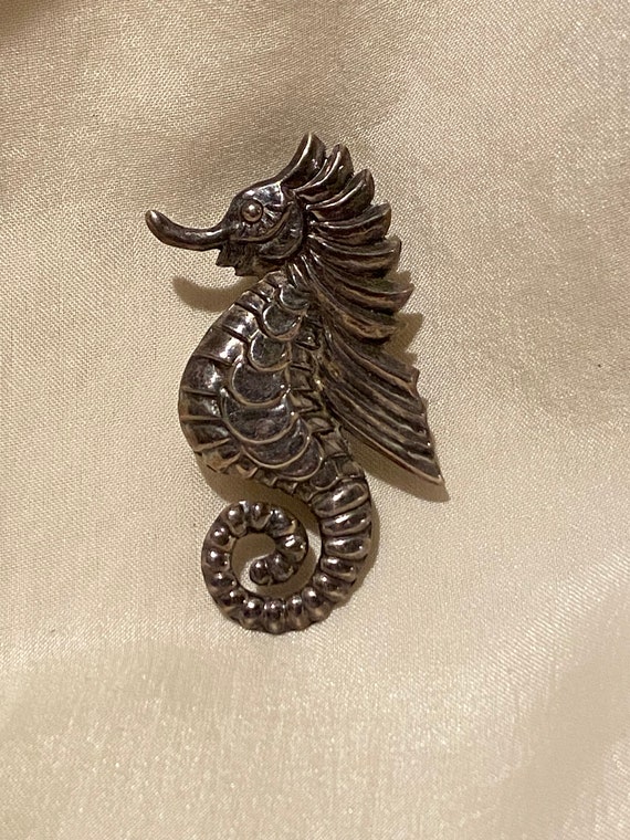 Sterling Silver Seahorse Pin