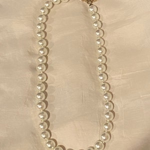 Authentic Vintage Chanel Classic Pearl Necklace