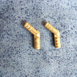 2 goudkleurige metalen decoratieve scharnieren 5 mm x 25 mm p75