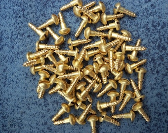 3 x 10 mm massive Messing Holzschrauben mit geschlitztem Rundkopf.
