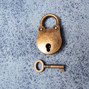 Mini metal padlock   37mm X 23mm  n68