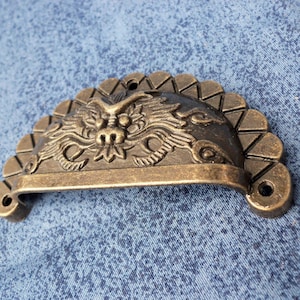 90 mm x 40 mm antiek messingkleur, metalen lades. kastknop trekken. trekgrepen r32