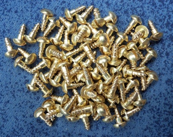 Vis à bois en laiton massif de 3 x 8 mm avec tête ronde fendue.