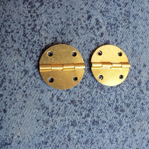装飾ヒンジ 2個 16 mm 金属色 ゴールド p32