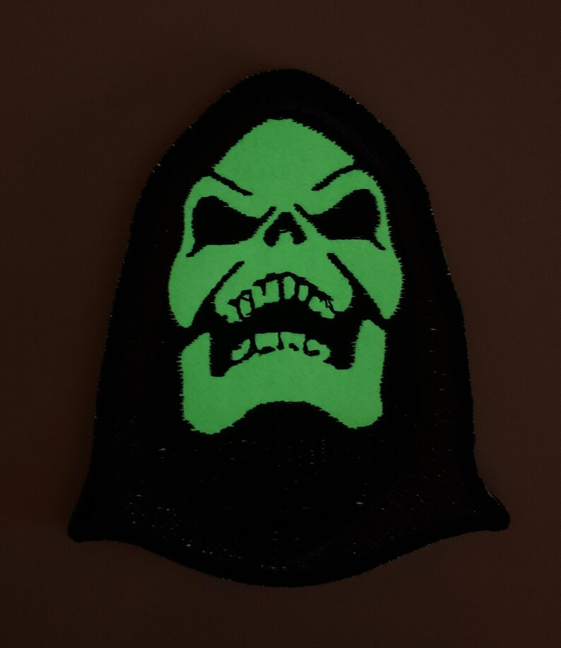 glow skeletor