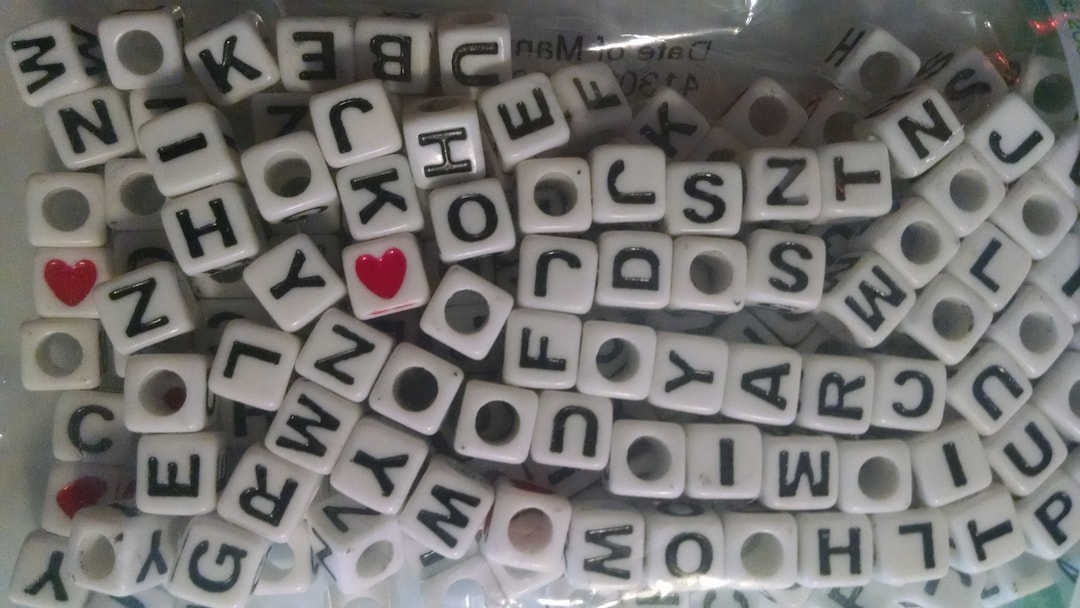 200 Square Alphabet Beads, Alphabet Cube Beads, White Black Letters, 6
