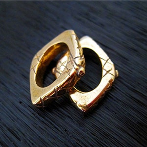 Gold Bronze Etched Dotted Diamond-Shaped Designer Closed Jump Rings and Links (one link)