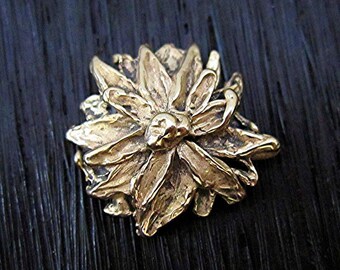 Gold Bronze Artisan Chrysanthemum Flower Button Clasp (one) (N)