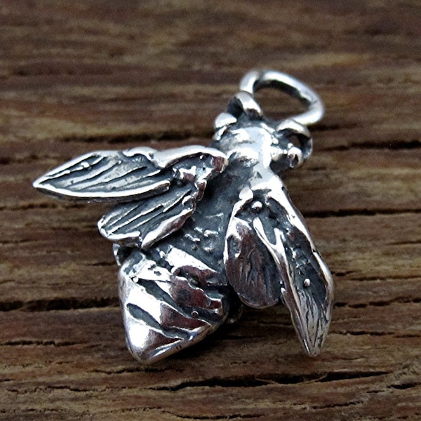 Detaillierter handgemachter Artisan Bee Charm und Anhänger aus Sterling Silber (eins)