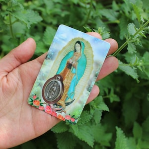 Carte de prière avec médaille Notre-Dame de Guadalupe (EN FRANÇAIS)