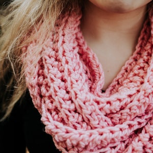 Plush Infinity Scarf, Chunky Crochet Infinity Scarf Thick Soft-Circle Scarf-Knit-Bohemian Rustic Chic Folk Indie Hippie Unisex Think Pink image 6