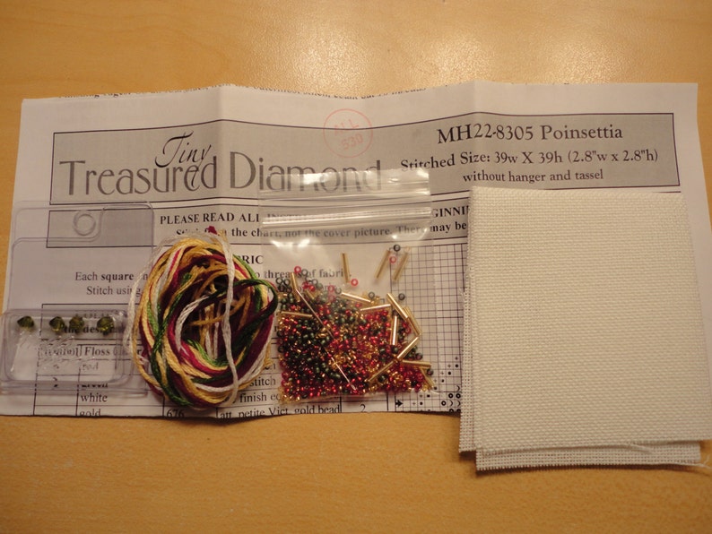 Mill Hill Tiny Treasured Diamond Poinsettia Kit MH22-8305.