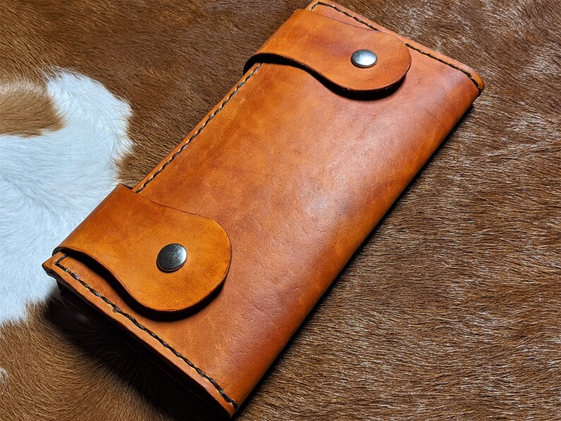 Handmade leather clutch in horizon tan