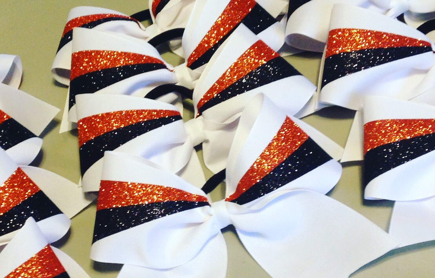 Glitzer-Haarspange Mit Pailletten 17,8 Cm – Schwarz, Große Schleife Für Cheerleading, Party & Alltag