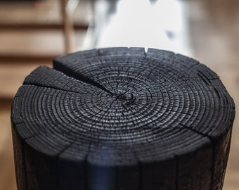 Sgabello in legno bruciato: tavolino rustico portavasi