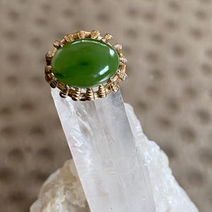 Vintage Nephrite Jade Cabochon Ring