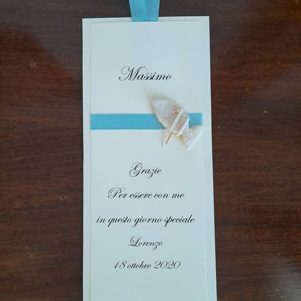 10 marque-pages cartes de remerciement pour les invités. Décoration sur le thème de la mer avec ruban turquoise et poisson en pâte à sel.