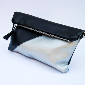 2 in 1: Clutch und kleine Umhängetasche aus Kunstleder "silbrig"