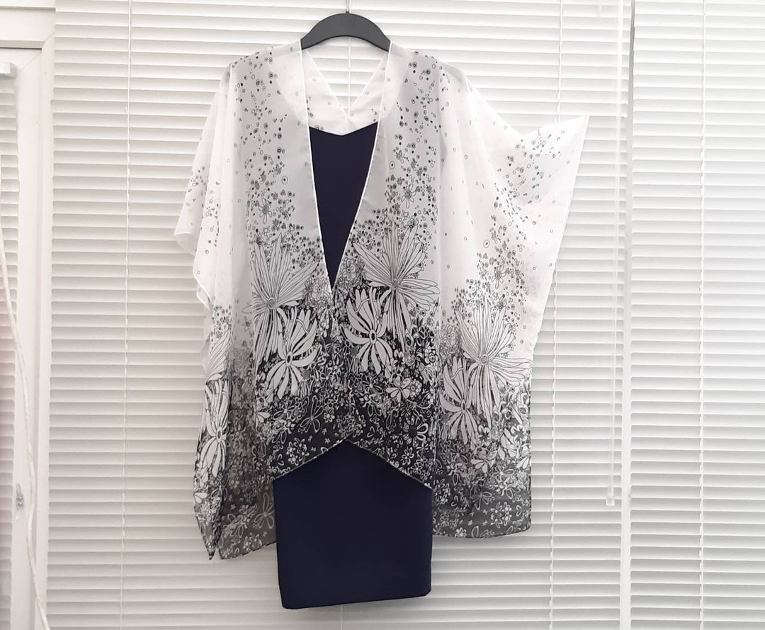 Black & White Leaf Print Caftan Shrug Kimono Blouse (Regular/Plus Size)