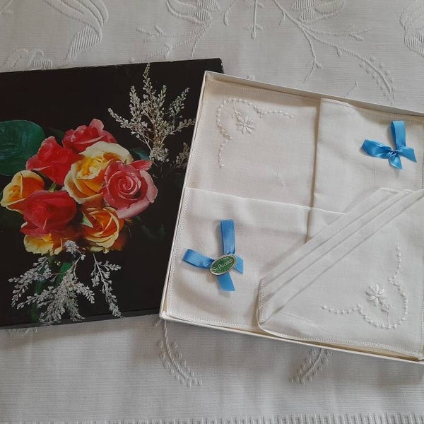 Irish Linen Hankies, Two vintage womens handkerchiefs in Box, Embroidered detail, White unused handkerchiefs, St Patrick, Gifts for women