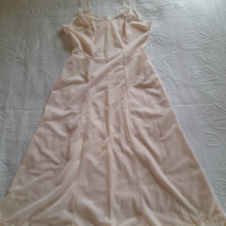 Vintage Peach Slip, Raywarp Tailored Dress Slip, Womens Lingerie, Full