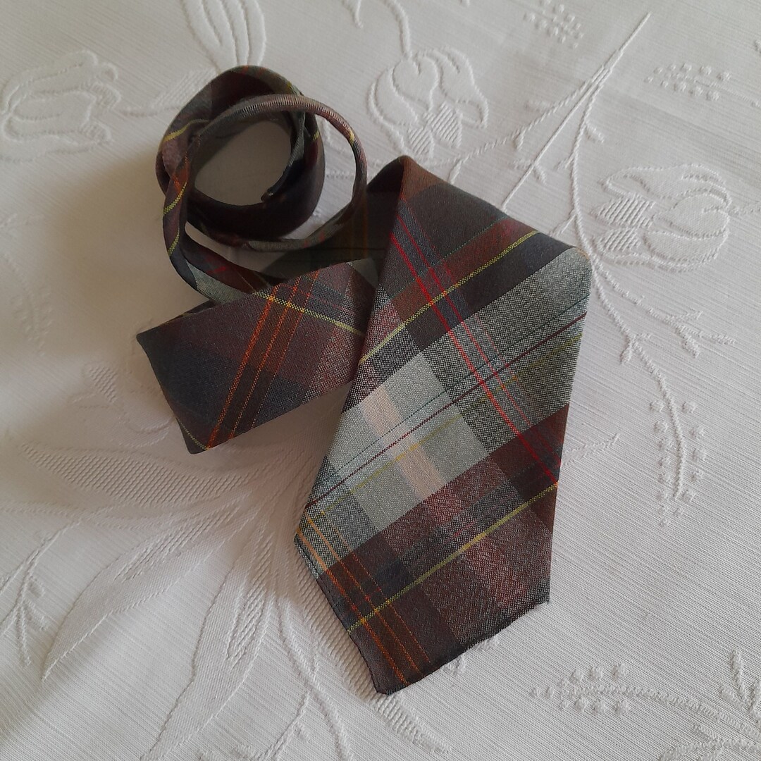 Cream Traditional Cross-Stitching Men's Tie