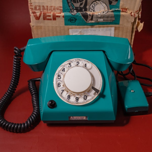 Vintage rotary phone emerald green telephone TA-68 Old fashioned desk dial landline phone office decor