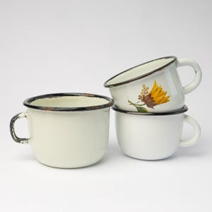 Floral enamel mug Vintage enamel camping mug Russian enamelware mug with handle