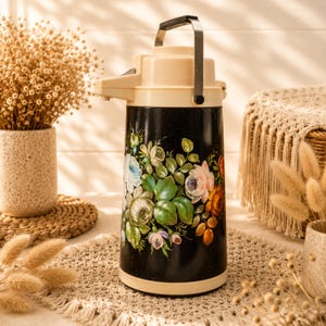 Vintage Blumen Thermoskanne 80er Jahre: Retro Pumpkanne Thermoskanne, alte Rote Pumpflasche, Camping Thermoskanne, rustikales Wohndekor