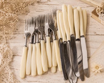 Vintage Bakelite Cutlery Set: White Handle Silverware, 1960s Colonial Dinnerware