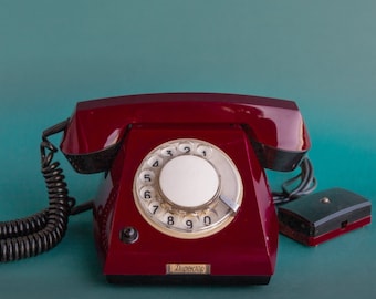 Téléphone à cadran à l'ancienne Téléphone rouge cerise rétro TA-68 Décoration de bureau pour téléphone fixe avec cadran de bureau