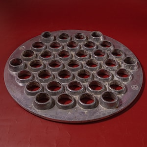 Vintage Knödelzubereiter Pelmeniformen Aluminium Ravioliform Rustikaler Küchenhelfer