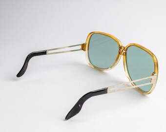 Vintage Green Aviator Sunglasses: Chunky 70s Style