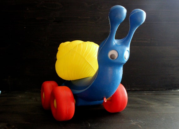 snail pull toy