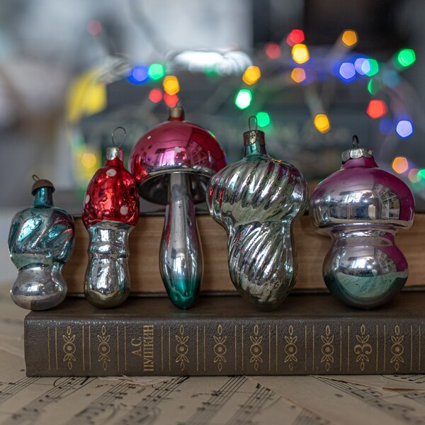 Old World Christmas Empire State Building Glass Blown Ornament - Hand-Painted, 5.25" Tall