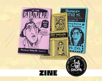 Könnte beinhalten: Drei Zines mit illustrierten Covern. Das rosa Zine trägt den Titel At The Diner, das gelbe Apartment Dwellers und das blaue Musings of a Vintage Ms. Volume 10. Jedes zeigt schwarze Tuschezeichnungen von Figuren und Text.