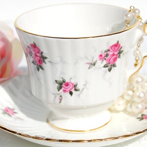 Lovely Vintage Tea cup and Saucer, Fine Bone China Tea Cup Set, English Pink Roses Tea Cup. Shabby Chic, Tea Party, Bridal Shower, Favor.