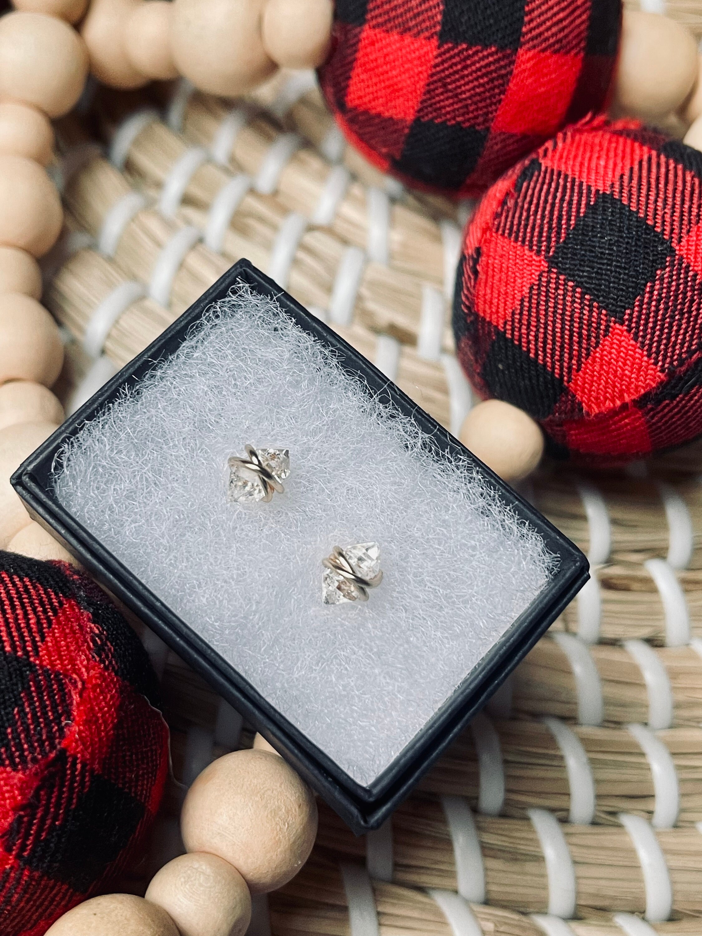 Herkimer Diamond Stud Earrings // Minimalist Earrings // Gemstone Earrings //Southern Wire // Herkimer Diamond Jewelry Sieraden Oorbellen Oorknopjes 